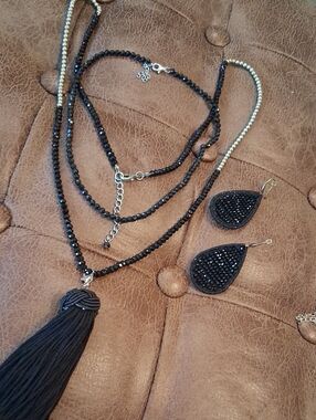 Black Beaded Tassel Necklace with Black Teardrop Earrings